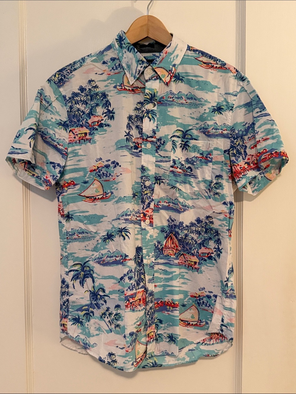 J. Crew Light Blue Tropical Short-Sleeve Button-Down Shirt Slim Fit.